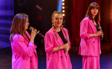 Oudemirdumer Vocal Roses met ‘In echte frou drinkt bier’ in RTL’s Holland’s Got Talent. ‘We fûnen it foaral in kâns foar it Frysk’